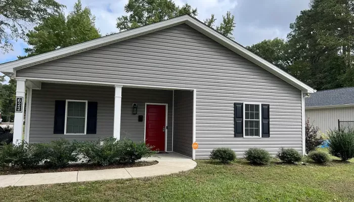 622 Williams Street, Enfield, NC 27823 (3 beds  2 baths 1,760 sqft)