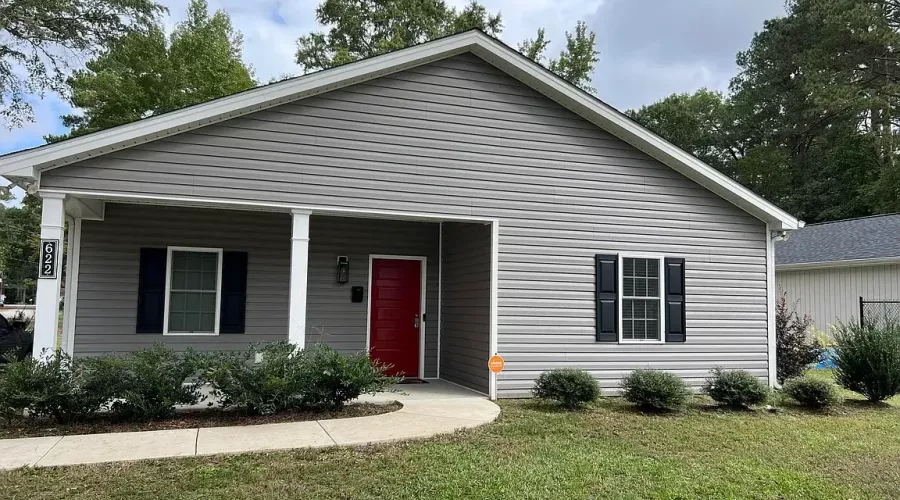 622 Williams Street, Enfield, NC 27823 (3 beds  2 baths 1,760 sqft)