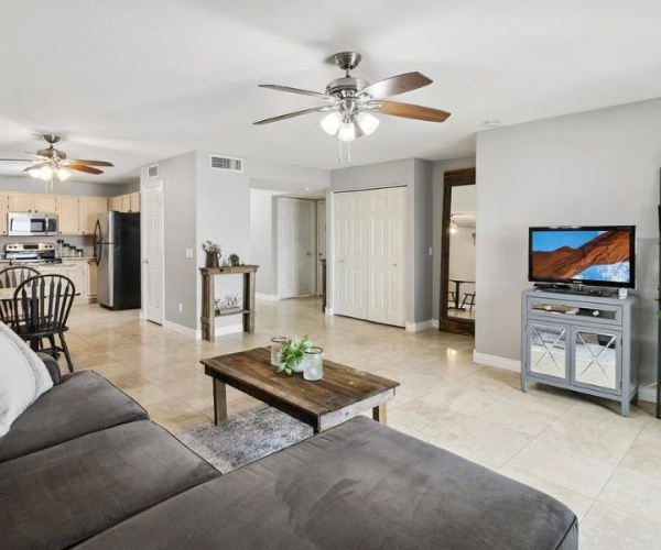 220 N 22nd Pl UNIT 1011, Mesa, AZ 85213(2 beds, 2 baths, 1,155 sqft)