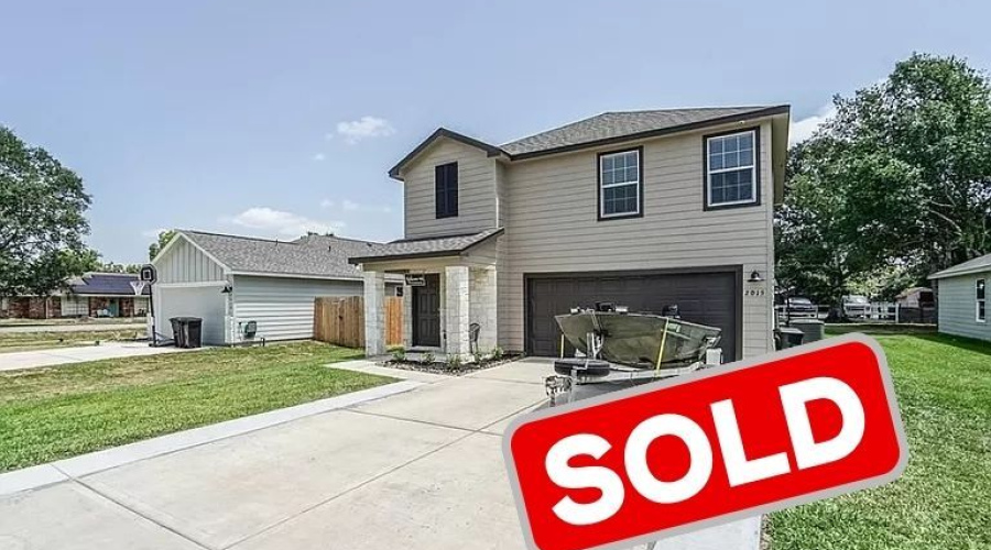 2015 Avenue H, Danbury, TX 77534 (4 bd2.5 ba1,699 sqft)