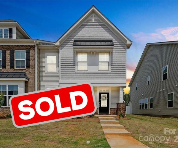 13044 Cottage Crest Ln, Charlotte, NC 28273(3 Beds,  3 Baths, 2,121 sqft)